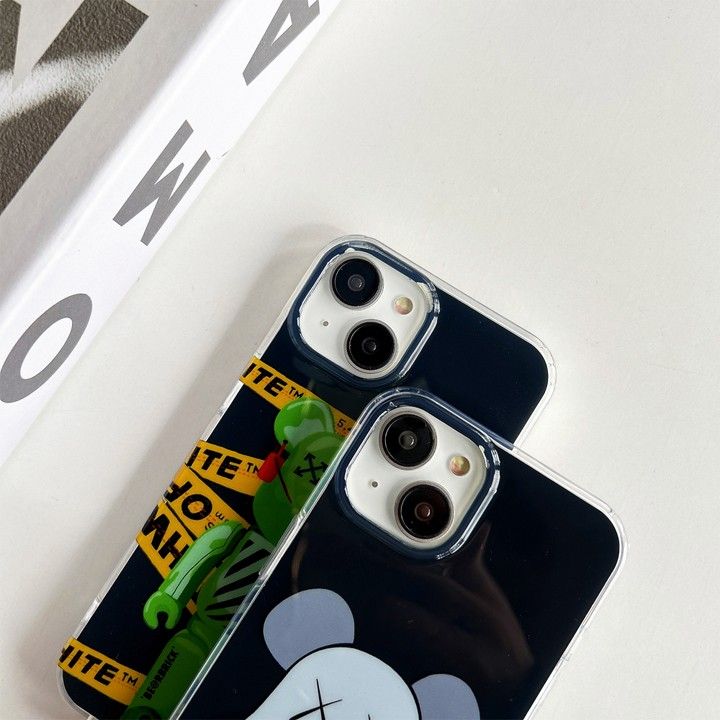 kaws カウズ スマホケース