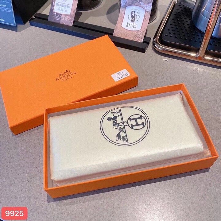 HERMES H 型押し 財布